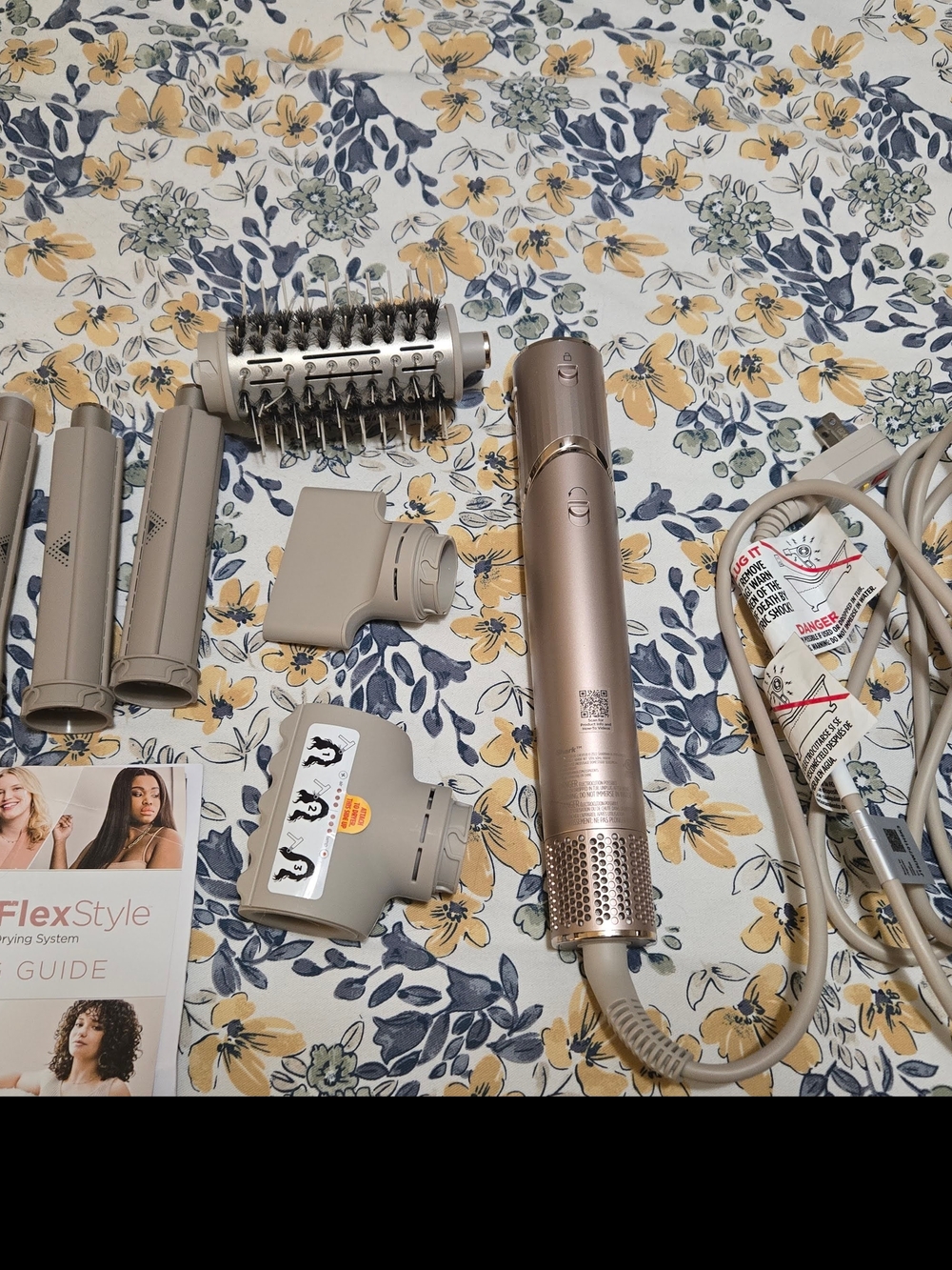 Shark Rose Gold Travel Hair Dryer - Compact Women’s Hair Tool - Picture 2 of 7